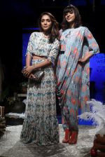 Shweta Salve, Manasi Scott at Lakme Fashion Week Day 1 on 21st Aug 2019 (6)_5d5e46b961157.JPG