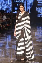 Athiya Shetty walk the ramp for designer Abraham & Thakore at Lakme Fashion Week 2019 on 22nd Aug 2019 (16)_5d5f8d81dd102.JPG