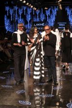 Athiya Shetty walk the ramp for designer Abraham & Thakore at Lakme Fashion Week 2019 on 22nd Aug 2019 (49)_5d5f8dc7c0df8.JPG