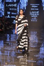 Athiya Shetty walk the ramp for designer Abraham & Thakore at Lakme Fashion Week 2019 on 22nd Aug 2019 (7)_5d5f8d71e7f4a.JPG