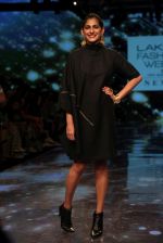 Kubbra Sait at lakme fashion week 2019 on 22nd Aug 2019 (106)_5d5f8ecf55f87.JPG
