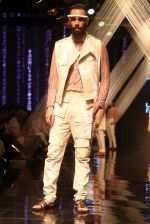 Model walk the ramp at Lakme Fashion Week 2019 Day 2 on 22nd Aug 2019 (109)_5d5f996342e76.JPG