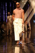 Model walk the ramp at Lakme Fashion Week 2019 Day 2 on 22nd Aug 2019 (114)_5d5f996d77abd.JPG