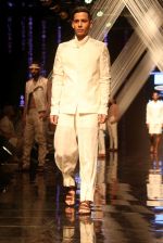 Model walk the ramp at Lakme Fashion Week 2019 Day 2 on 22nd Aug 2019 (118)_5d5f997547f55.JPG
