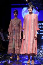 Model walk the ramp at Lakme Fashion Week 2019 Day 2 on 22nd Aug 2019 (147)_5d5f999559882.JPG