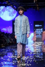 Model walk the ramp at Lakme Fashion Week 2019 Day 2 on 22nd Aug 2019 (150)_5d5f999acbc5a.JPG