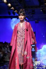 Model walk the ramp at Lakme Fashion Week 2019 Day 2 on 22nd Aug 2019 (172)_5d5f99c387ea9.JPG