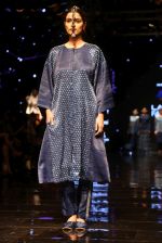 Model walk the ramp at Lakme Fashion Week 2019 Day 2 on 22nd Aug 2019 (18)_5d5f98251f799.JPG