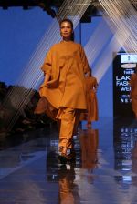 Model walk the ramp at Lakme Fashion Week 2019 Day 2 on 22nd Aug 2019 (46)_5d5f98d4a9289.JPG
