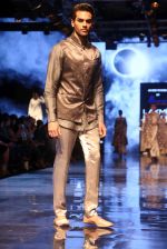 Model walk the ramp at Lakme Fashion Week 2019 Day 2 on 22nd Aug 2019 (49)_5d5f9890592d5.JPG