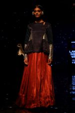 Model walk the ramp at Lakme Fashion Week 2019 Day 2 on 22nd Aug 2019 (6)_5d5f980cade5a.JPG