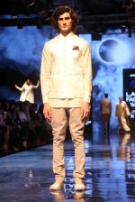 Model walk the ramp at Lakme Fashion Week 2019 Day 2 on 22nd Aug 2019 (76)_5d5f98e3d1c84.JPG