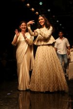 Mrunal thakur at An ODE To Dabu by Aavaran Udaipur at Lakme Fashion Week 2019 on 22nd Aug 2019