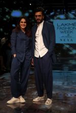 Riteish Deshmukh With His Wife at Lakme Fashion Week 2019 on 22nd Aug 2019 (4)_5d5f8efe0c711.JPG