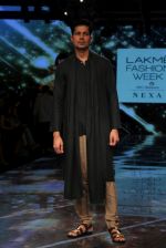 Sumit Vyas At Lakme Fashion Week 2019 on 22nd Aug 2019 (3)_5d5f8f19ba060.JPG