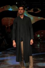 Sumit Vyas At Lakme Fashion Week 2019 on 22nd Aug 2019 (6)_5d5f8f1e27ac1.JPG