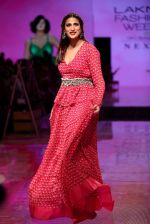 Aahana Kumra At lakme fashion week 3 on 23rd Aug 2019 (27)_5d60ea06d29f6.JPG
