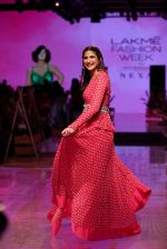 Aahana Kumra At lakme fashion week 3 on 23rd Aug 2019 (33)_5d60ea131f424.JPG