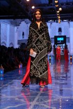 Model walk the ramp for Nachiket Barve on Lakme Fashion Week Day 3 on 23rd Aug 2019 (83)_5d60f57d48aa3.JPG