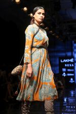 Model walk the ramp for Ritu Kumar at Lakme Fashion Week Day 3 on 23rd Aug 2019 (149)_5d60f3ec25b62.JPG