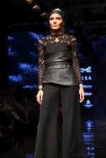 Model walk the ramp for Ritu Kumar at Lakme Fashion Week Day 3 on 23rd Aug 2019 (93)_5d60f35d0b8f6.JPG