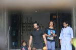 Shahid Kapoor, Mira Rajput & Misha spotted at juhu on 23rd Aug 2019 (10)_5d60f25a5dbfe.JPG