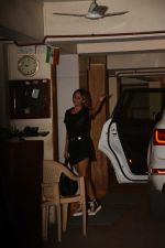 Amrita Arora spotted at Kareena Kapoor_s house in bandra on 23rd Aug 2019 (28)_5d6249e8a3de0.jpg