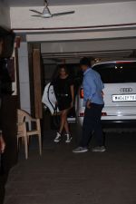 Amrita Arora spotted at Kareena Kapoor_s house in bandra on 23rd Aug 2019 (30)_5d6249f0113d0.JPG