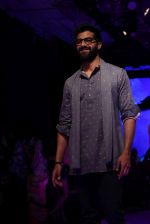At lakme fashion week 2019 Day 4 on 25th Aug 2019 (48)_5d6392283c7a2.JPG