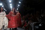 Genelia D_Souza walk the ramp for Saroj Jalan At lakme fashion week 2019 on 25th Aug 2019 (43)_5d639232251f9.JPG
