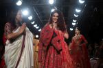 Genelia D_Souza walk the ramp for Saroj Jalan At lakme fashion week 2019 on 25th Aug 2019 (46)_5d63924219d57.JPG