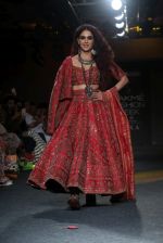 Genelia D_Souza walk the ramp for Saroj Jalan At lakme fashion week 2019 on 25th Aug 2019 (7)_5d6391905f2fb.JPG