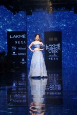 Kangana Ranaut walk the ramp for Disha Patil At lakme fashion week 2019 on 25th Aug 2019 (66)_5d63918130a35.JPG