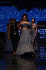Kangana Ranaut walk the ramp for Disha Patil At lakme fashion week 2019 on 25th Aug 2019 (98)_5d6391f9a268c.JPG