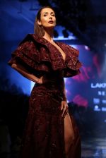Malaika Arora walk the ramp at lakme fashion week 2019 on 25th Aug 2019 (26)_5d63920769435.JPG