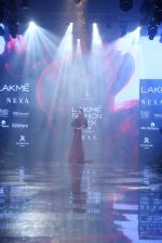 Malaika Arora walk the ramp at lakme fashion week 2019 on 25th Aug 2019 (46)_5d6392626df28.JPG