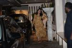 Kareena Kapoor spotted at anil Kapoor_s house in juhu on 28th AUg 2019 (6)_5d67720e47ab3.JPG