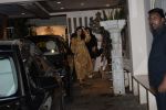 Kareena Kapoor, Karishma Kapoor spotted at anil Kapoor_s house in juhu on 28th AUg 2019 (3)_5d6772203f761.JPG