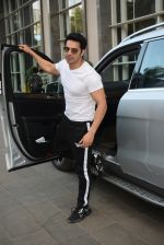 Varun Dhawan spotted at andheri on 28th Aug 2019 (30)_5d67789e2761f.JPG