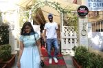 Vicky Kaushal spotted at smoke house in bandra on 28th Aug 2019 (5)_5d6772bc324a3.jpg