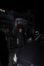 Shahid Kapoor spotted at Bandra on 12th Sept 2019 (34)_5d7b3e09029ab.JPG