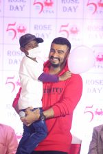 Arjun Kapoor celebrates rose day with cancer patients at Taj Lands End bandra on 24th Sept 2019 (27)_5d8b176d3793c.JPG