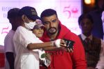 Arjun Kapoor celebrates rose day with cancer patients at Taj Lands End bandra on 24th Sept 2019 (36)_5d8b17872f00b.JPG