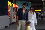 Addite Malik, Mohit Malik along with their child at the aiport on 20th May 2023 (12)_646dac0bd8f45.jpg