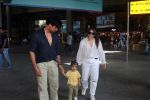 Addite Malik, Mohit Malik along with their child at the aiport on 20th May 2023 (3)_646dabd03df11.jpg