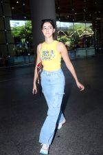 Ananya Panday in a Yellow tank top and blue jeans on 23rd May 2023 (10)_646e18c20851a.jpg