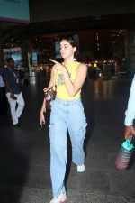 Ananya Panday in a Yellow tank top and blue jeans on 23rd May 2023 (14)_646e18cd397ed.jpg