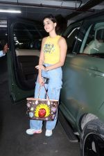 Ananya Panday in a Yellow tank top and blue jeans on 23rd May 2023 (6)_646e18e741ca7.jpg