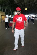 Dheeraj Dhoopar wearing VLTN Cap Balenciaga Paris T-Shirt White Pants and Shoes with red sole on 24 May 2023 (5)_646e432acfa5f.jpg