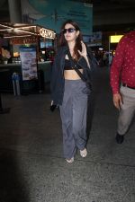 Rhea Chakraborty at Airport on 23rd May 2023 (12)_646debfa094f9.jpg